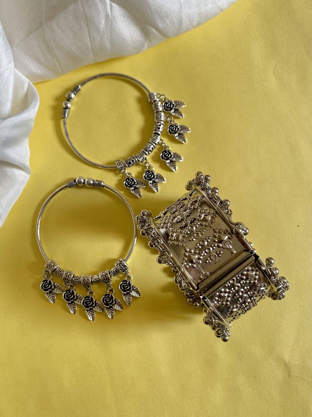 ATIBELLE Set Of 3 Silver-Plated Round Shaped Textured Bangles - Image 1
