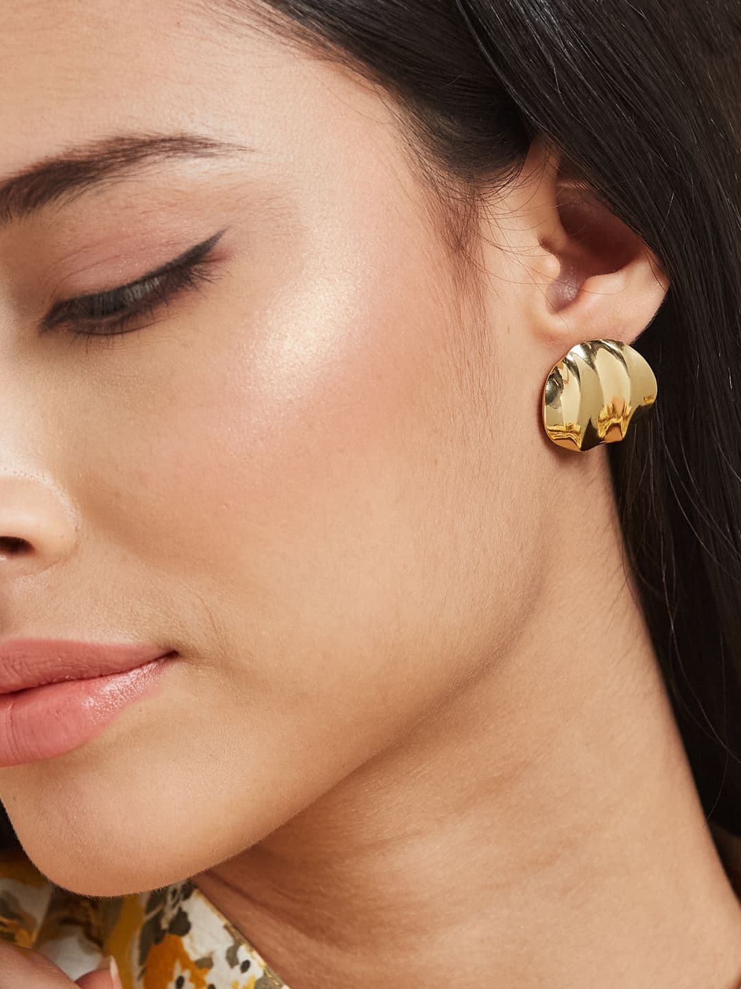 ATIBELLE Set Of 2 Gold-Plated Contemporary Shaped Textured Studs - Image 1