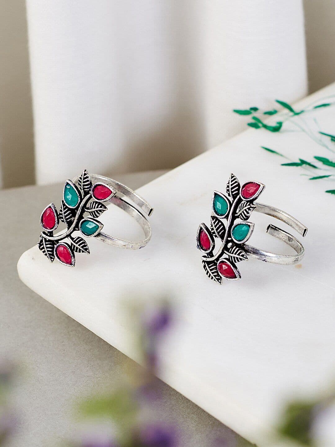 ATIBELLE Set of 2 German Silver Stone Studded Toe Rings - Image 1