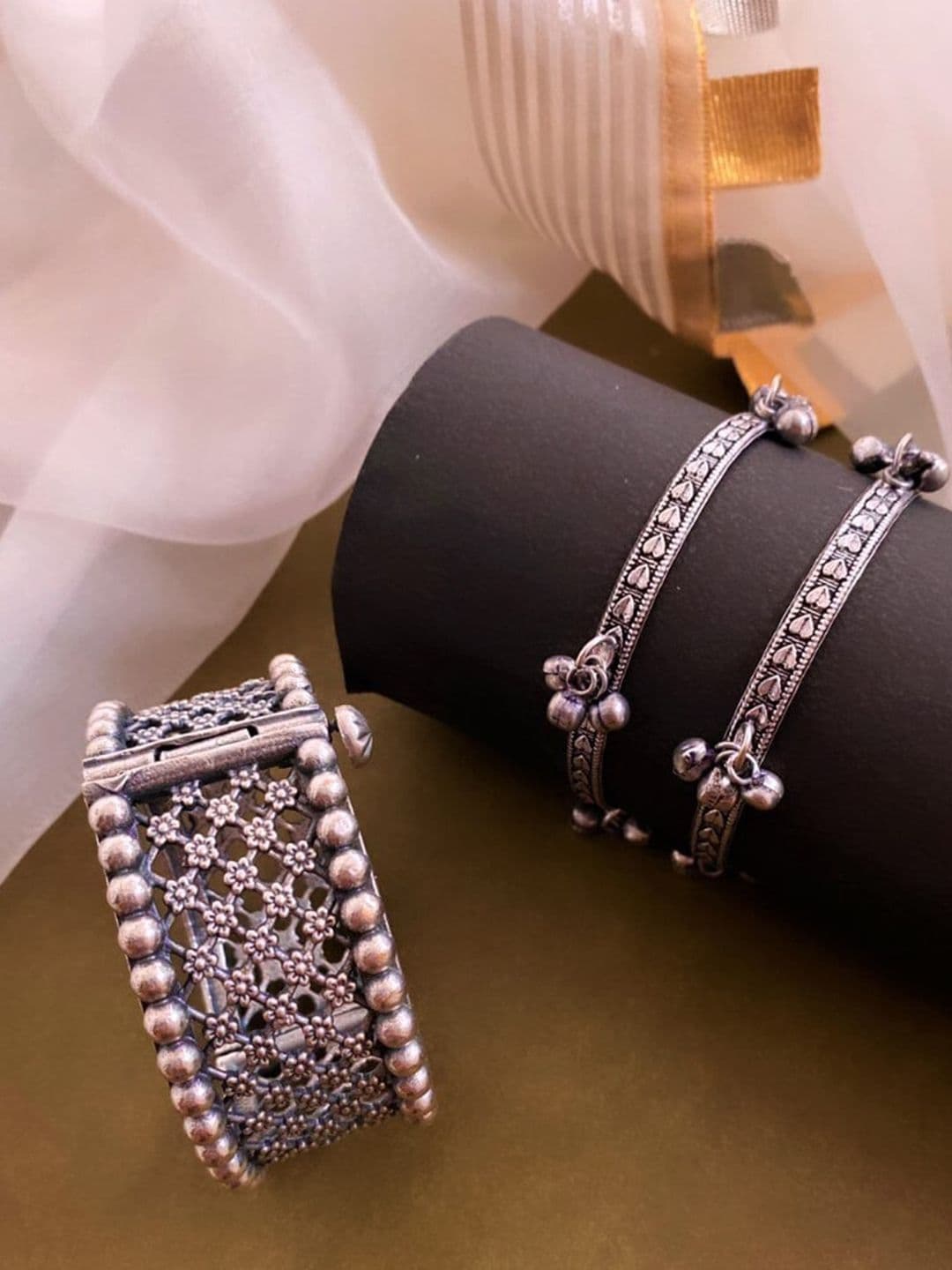 ATIBELLE Set Of 3 Silver Plated Artificial Beads Oxidised Bangle - Image 1