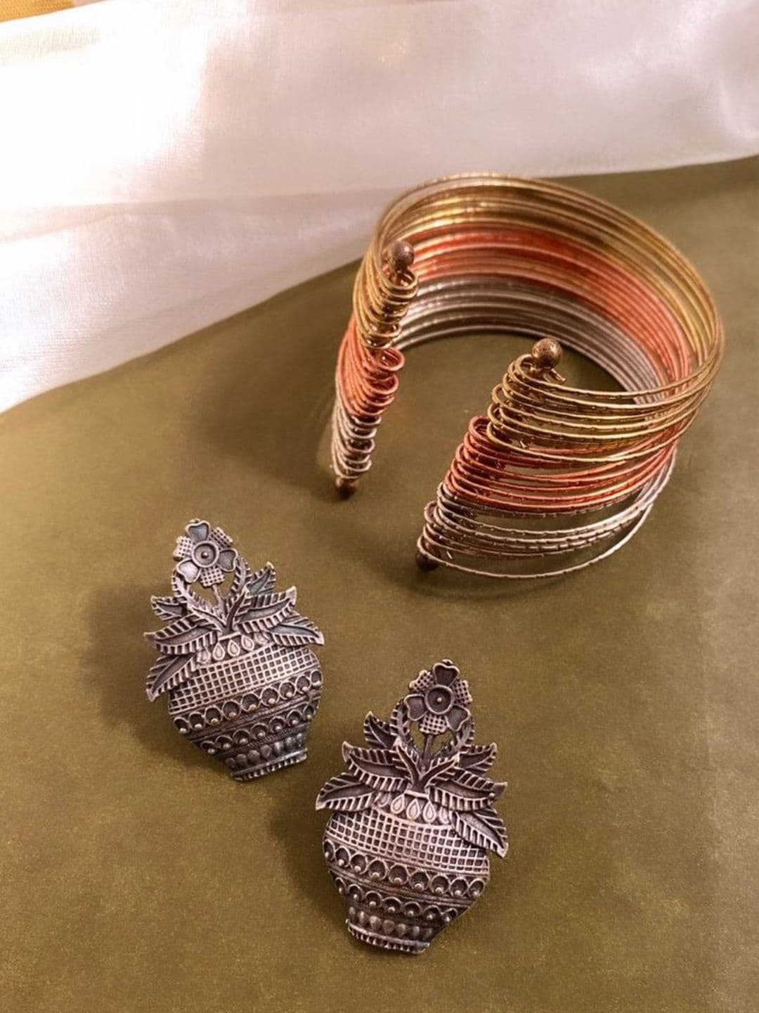 ATIBELLE Set of 2 Silver-Plated Earrings and Bangle Jewellery Set