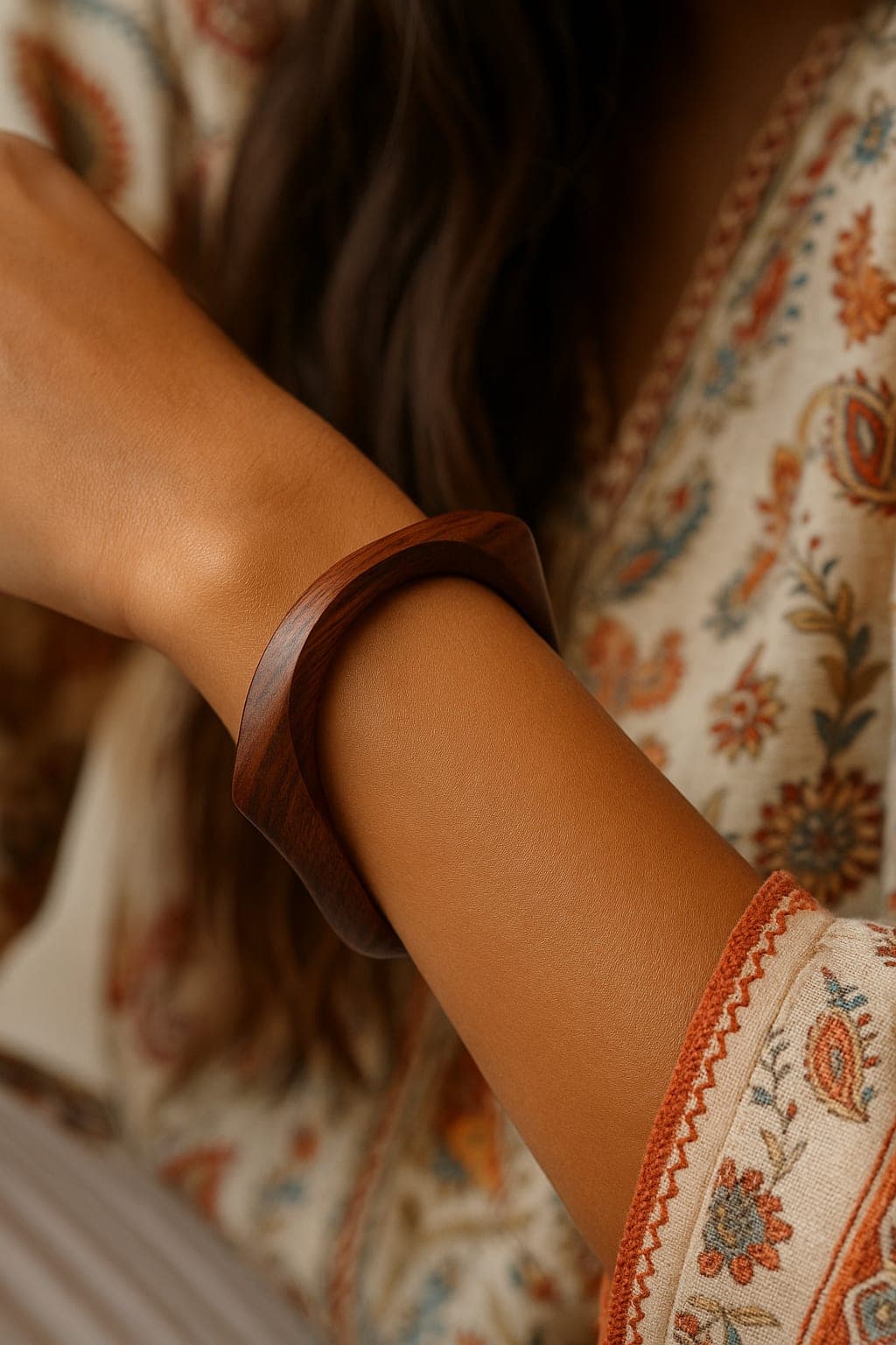 ATIBELLE Traingle-Round Shaped Fusion Bangle